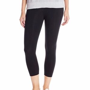 Lysse #1215 Medium Control Capri Leggings Black XS